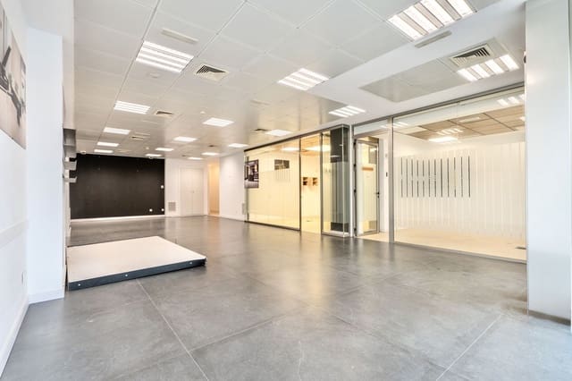 4 soveværelse Erhverv til salg i Mijas Costa, Mijas - € 590.000 (Ref: 9527208)