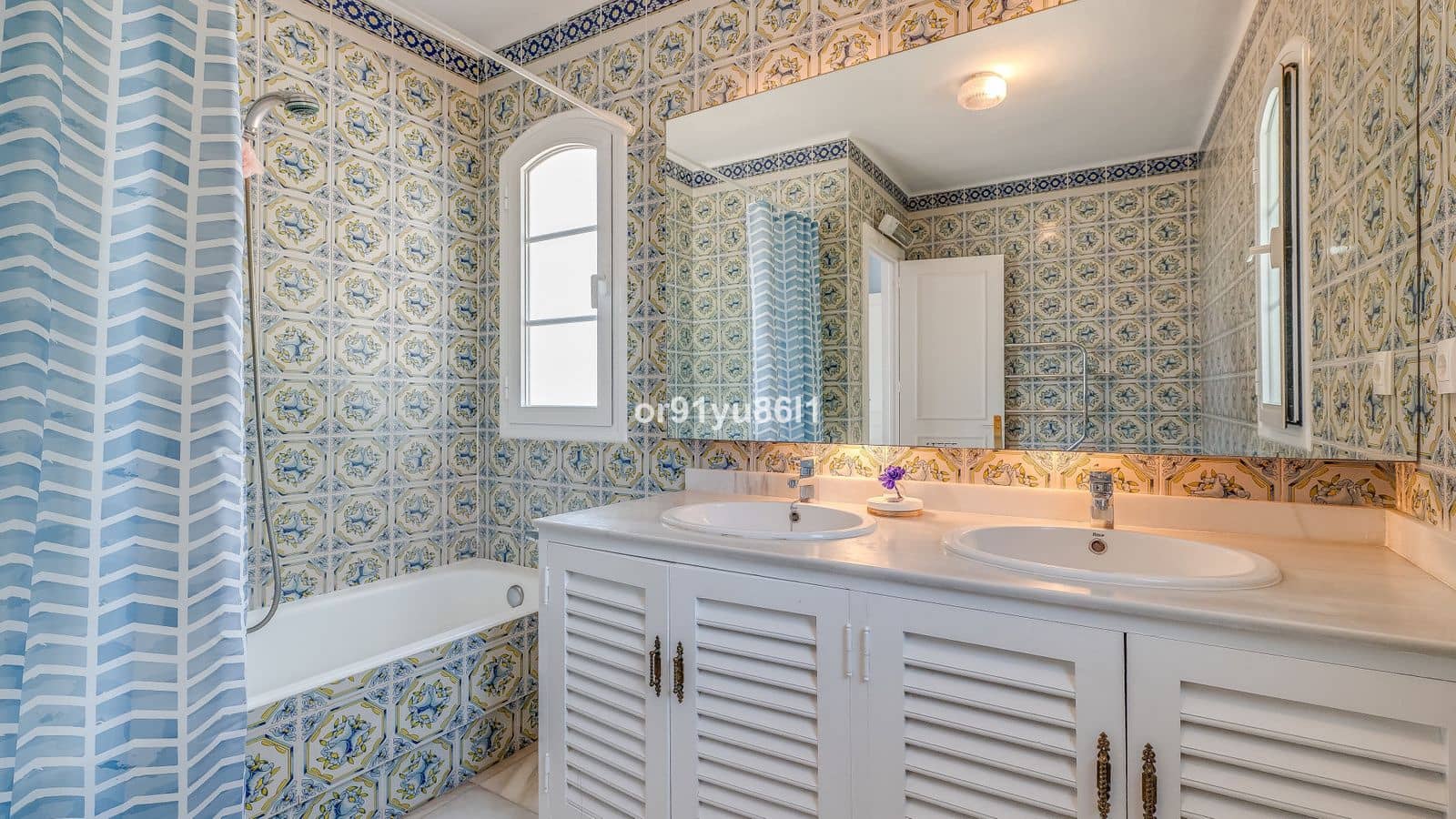 3 makuuhuone Huvila myytävänä paikassa Benahavis - 1 550 000 € (Ref: 9527209)