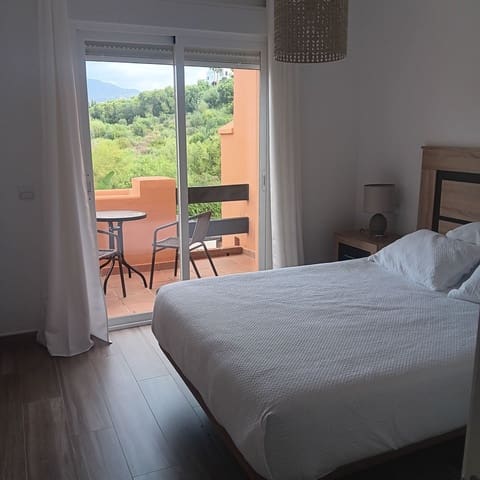 3 bedroom Semi-detached Villa for sale in Benahavís - € 670,000 (Ref: 9527211)