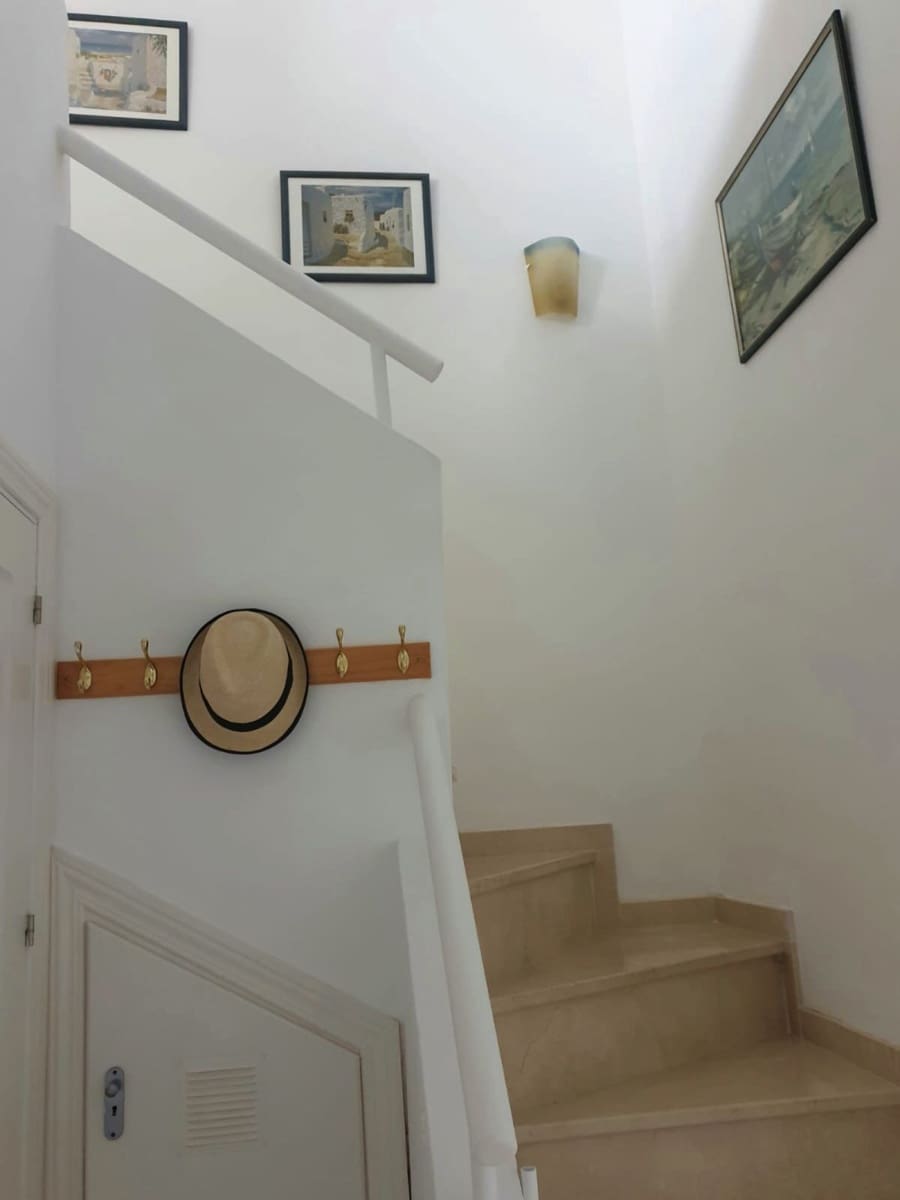 2 slaapkamer Halfvrijstaande villa te koop in Bahia de Casares - € 715.000 (Ref: 9527216)