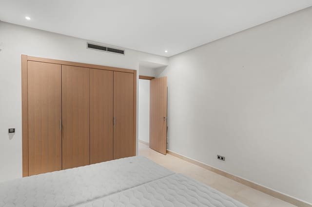 2 soverom Leilighet til salgs i Golden Mile, Marbella - € 1 080 000 (Ref: 9527220)