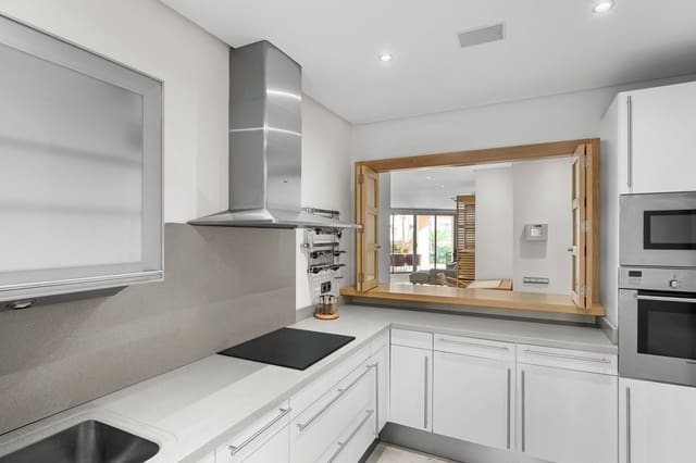 2 soverom Leilighet til salgs i Golden Mile, Marbella - € 1 080 000 (Ref: 9527220)