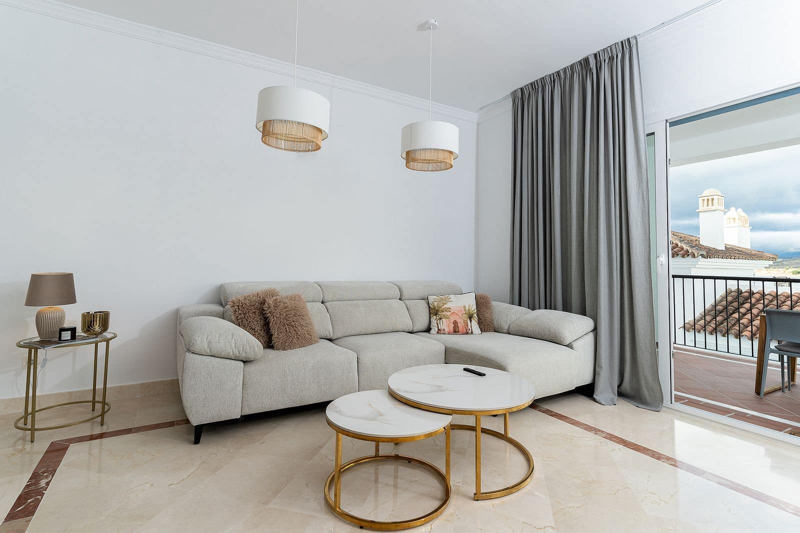 3 makuuhuone Huoneisto myytävänä paikassa El Paraiso - 575 000 € (Ref: 9527228)