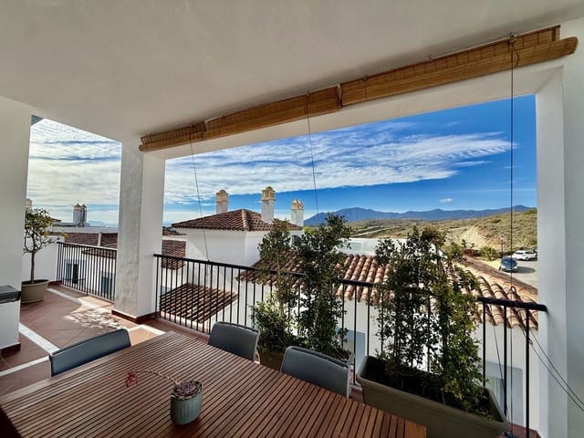 3 makuuhuone Huoneisto myytävänä paikassa El Paraiso, Estepona - 575 000 € (Ref: 9527228)