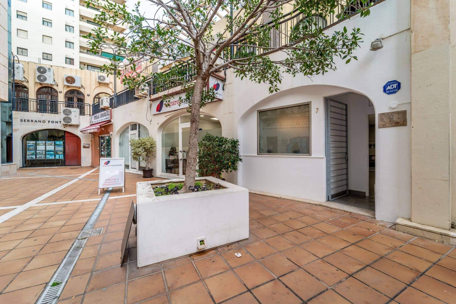 Komercyjne na sprzedaż w Marbella - 319 500 € (Ref: 9527236)