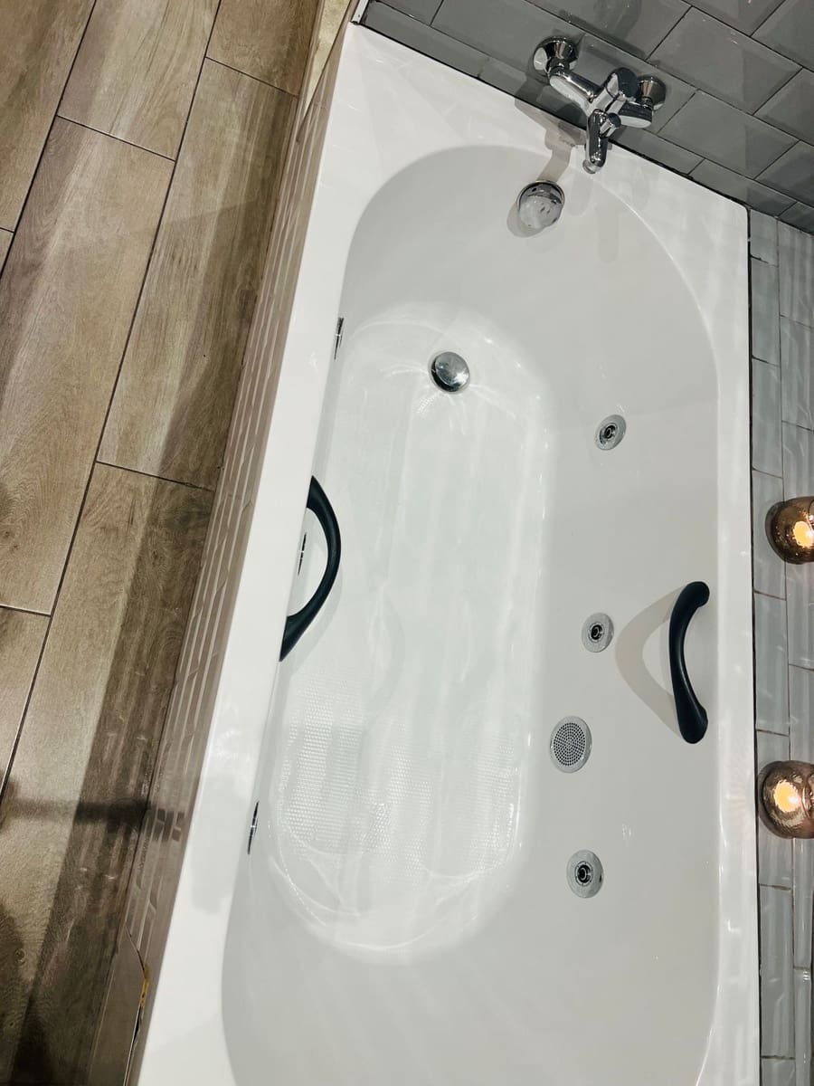 4 chambre Entreprise à vendre à Estepona - 330 000 € (Ref: 9527237)