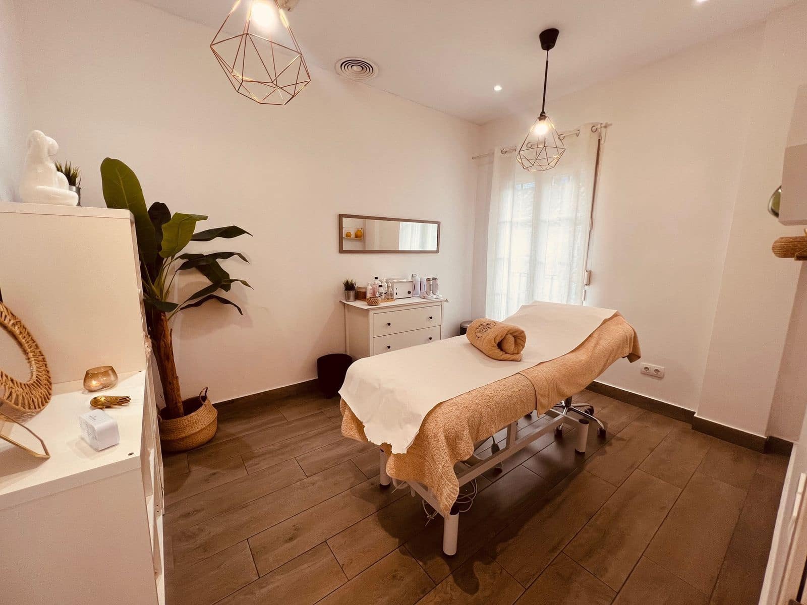 4 chambre Entreprise à vendre à Estepona - 330 000 € (Ref: 9527237)