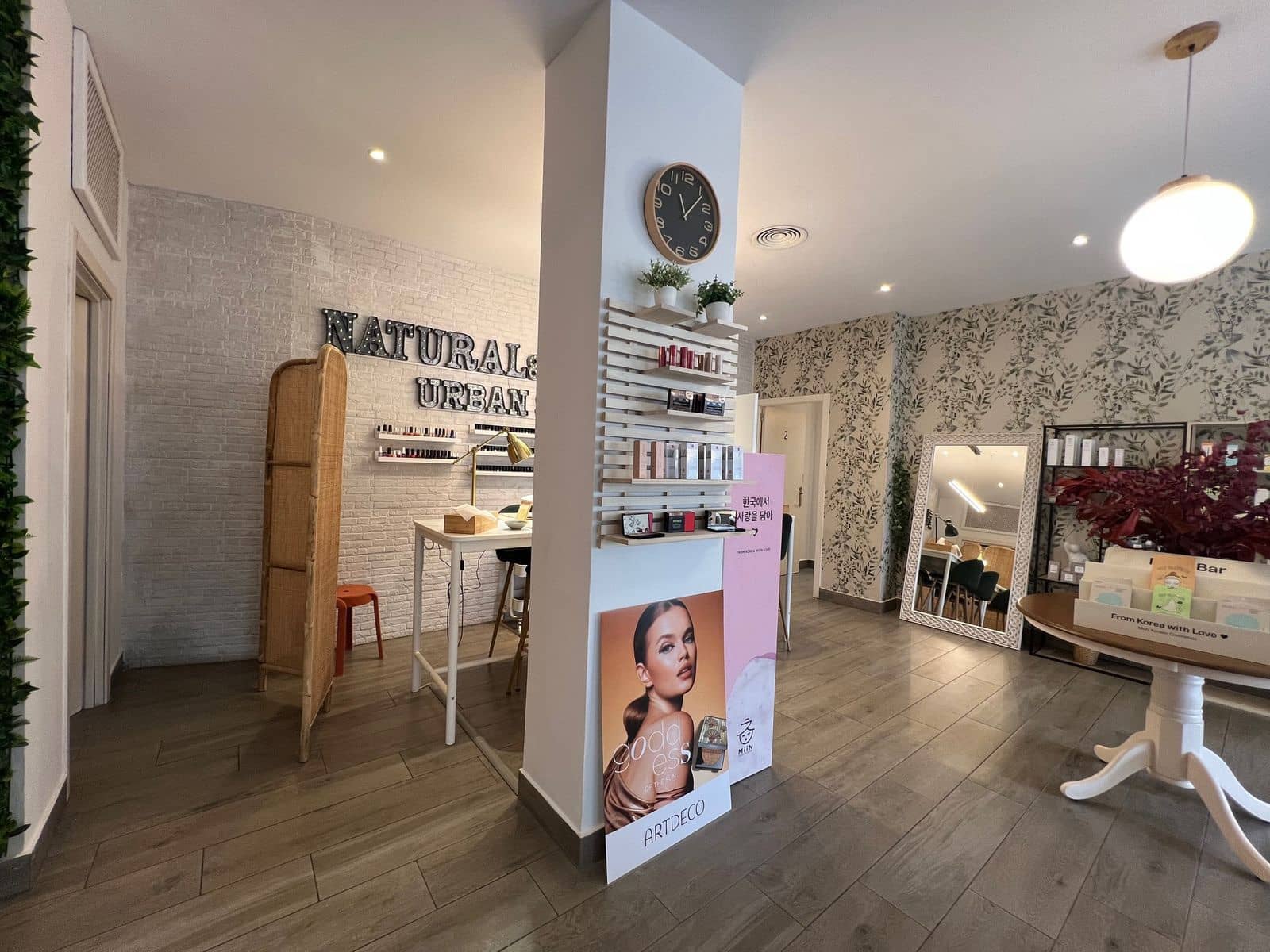 4 chambre Entreprise à vendre à Estepona - 330 000 € (Ref: 9527237)