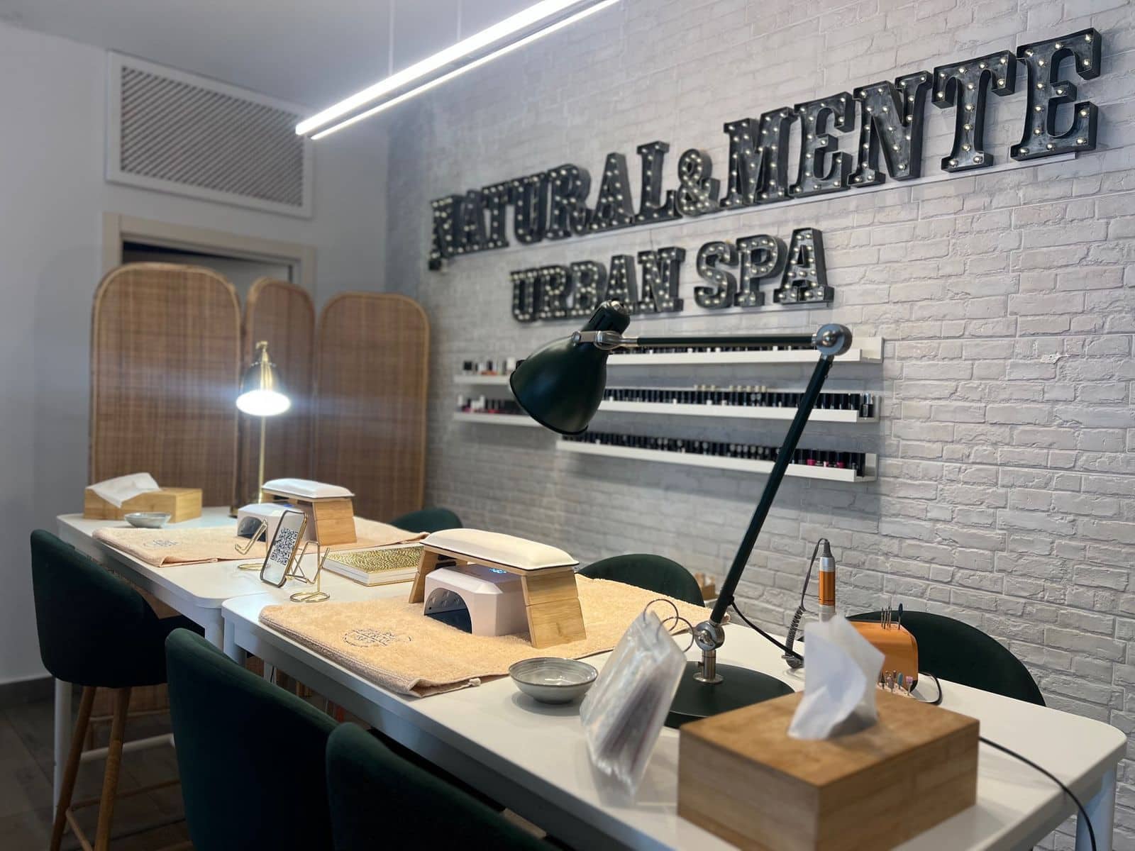 4 chambre Entreprise à vendre à Estepona - 330 000 € (Ref: 9527237)