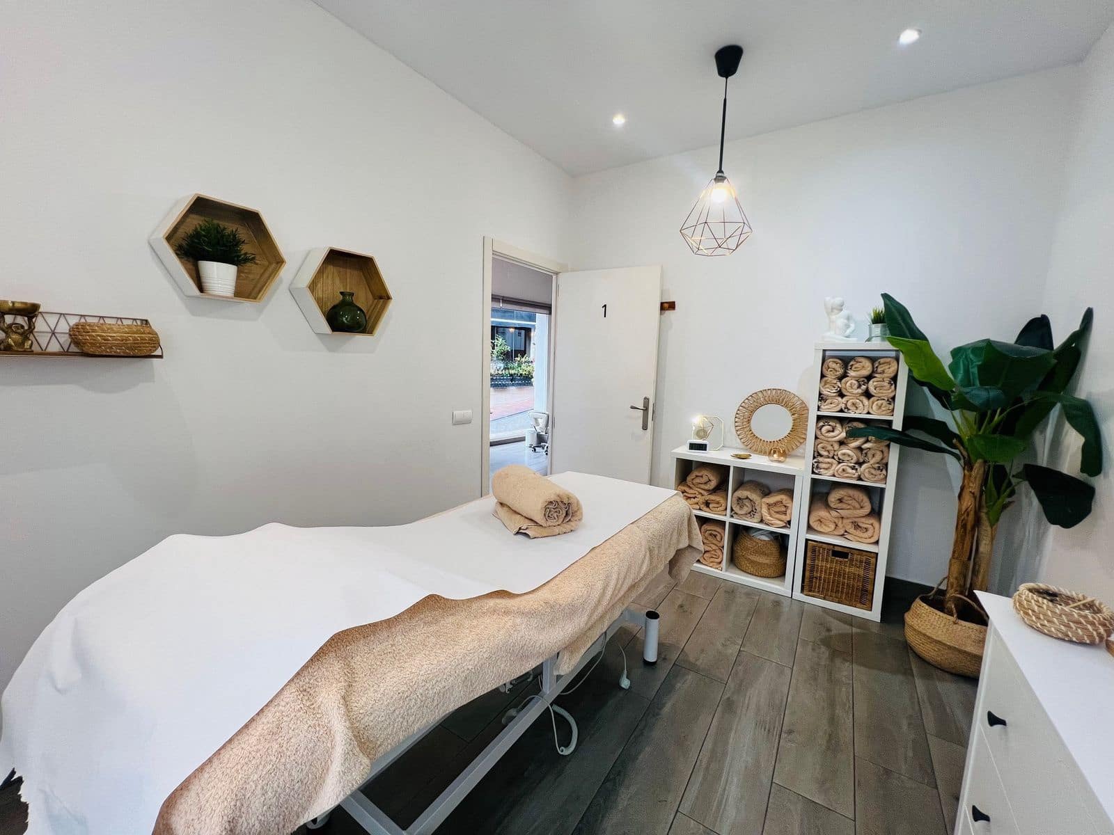 4 chambre Entreprise à vendre à Estepona - 330 000 € (Ref: 9527237)