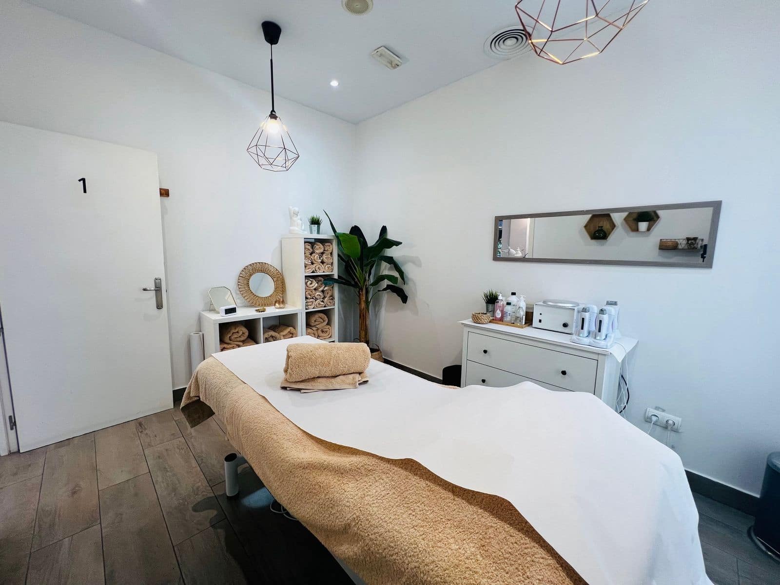 4 chambre Entreprise à vendre à Estepona - 330 000 € (Ref: 9527237)