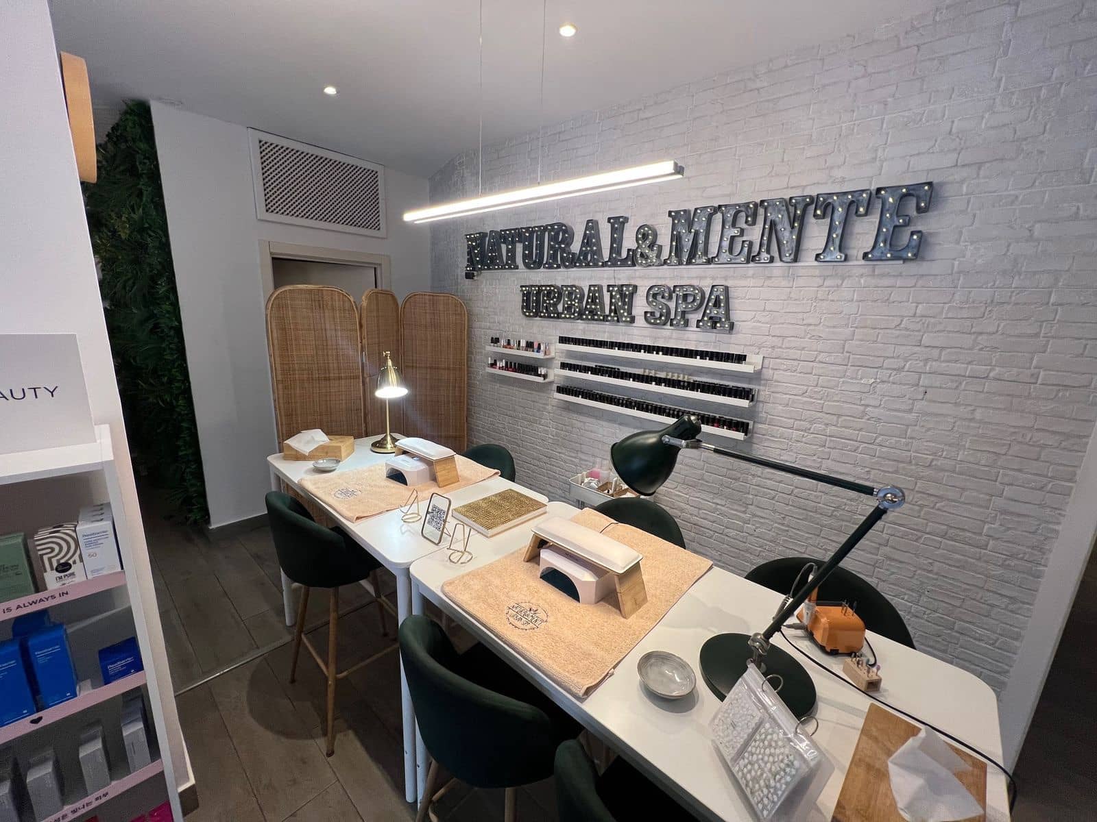 4 chambre Entreprise à vendre à Estepona - 330 000 € (Ref: 9527237)