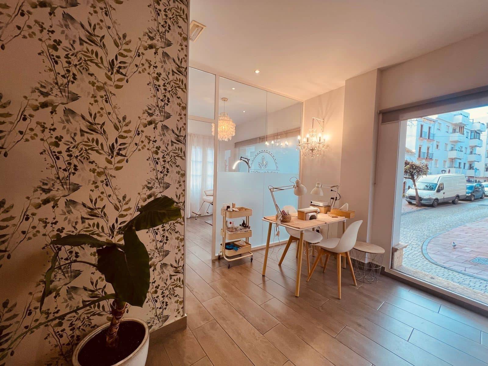 4 chambre Entreprise à vendre à Estepona - 330 000 € (Ref: 9527237)