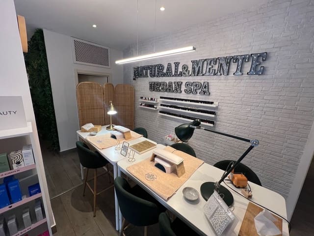 4 chambre Entreprise à vendre à Estepona - 330 000 € (Ref: 9527237)