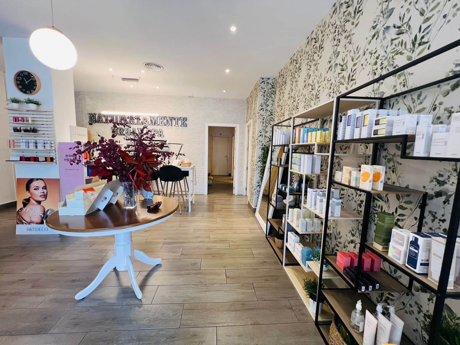 4 chambre Entreprise à vendre à Estepona - 330 000 € (Ref: 9527237)