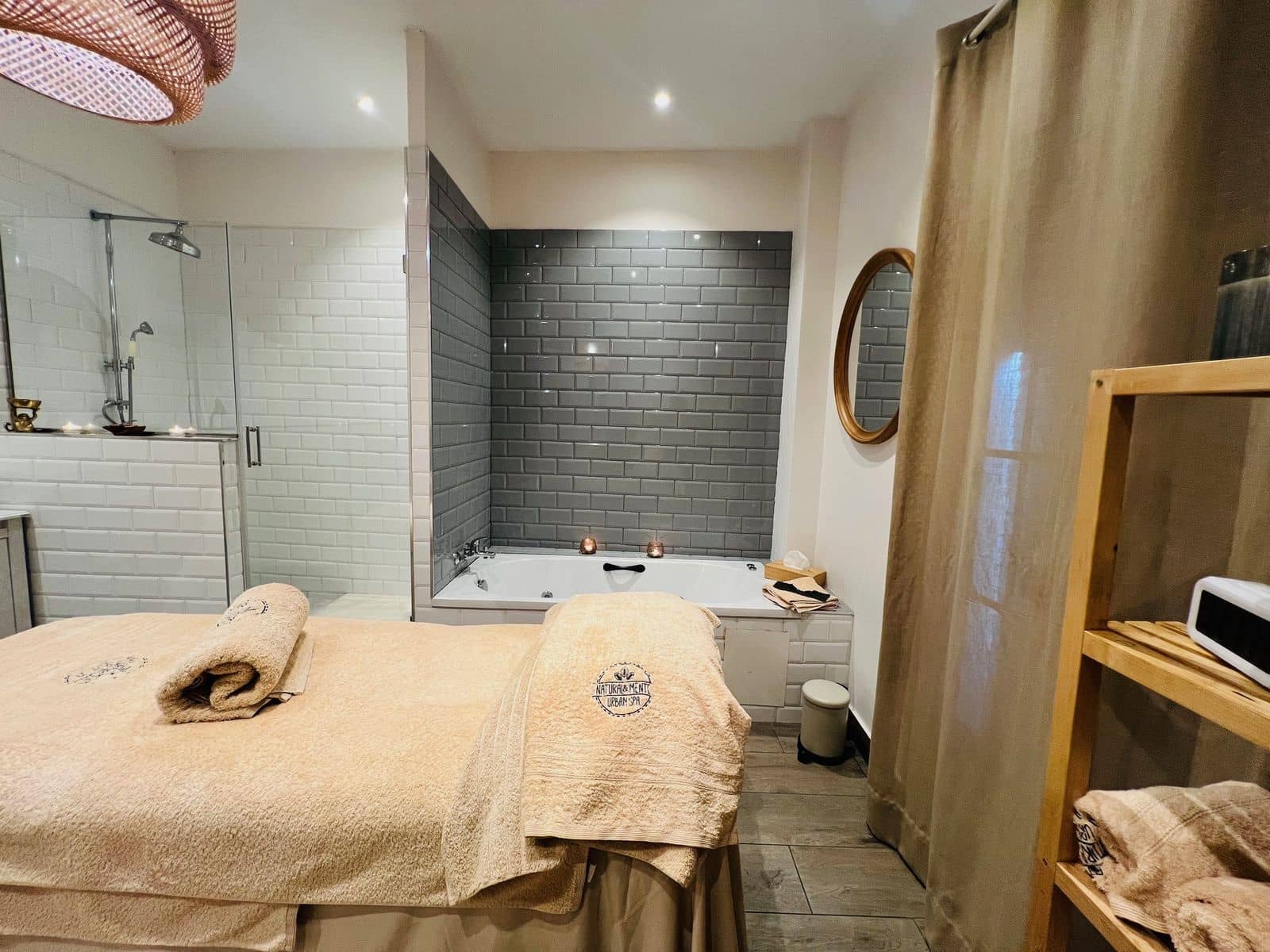 4 chambre Entreprise à vendre à Estepona - 330 000 € (Ref: 9527237)