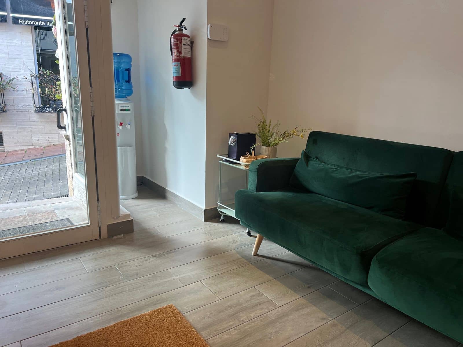 4 chambre Entreprise à vendre à Estepona - 330 000 € (Ref: 9527237)