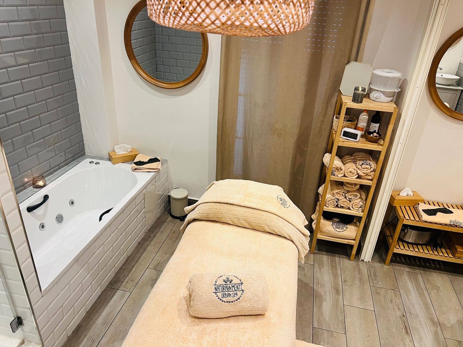 4 chambre Entreprise à vendre à Estepona - 330 000 € (Ref: 9527237)