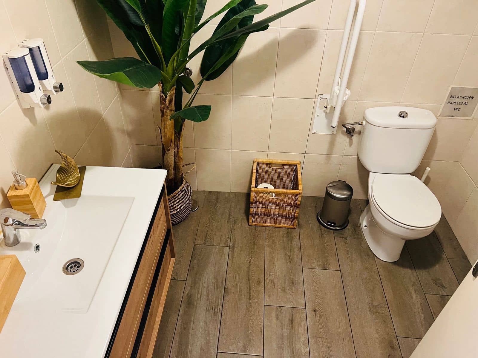 4 chambre Entreprise à vendre à Estepona - 330 000 € (Ref: 9527237)