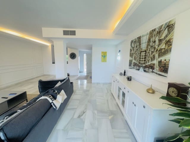 4 chambre Maison de Ville à vendre à Sotoserena, Estepona - 585 000 € (Ref: 9527241)