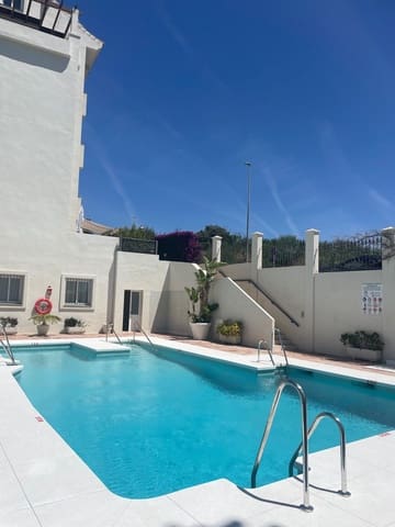 3 soveværelse Lejlighed til salg i Río Real, Marbella - € 699.000 (Ref: 9527242)