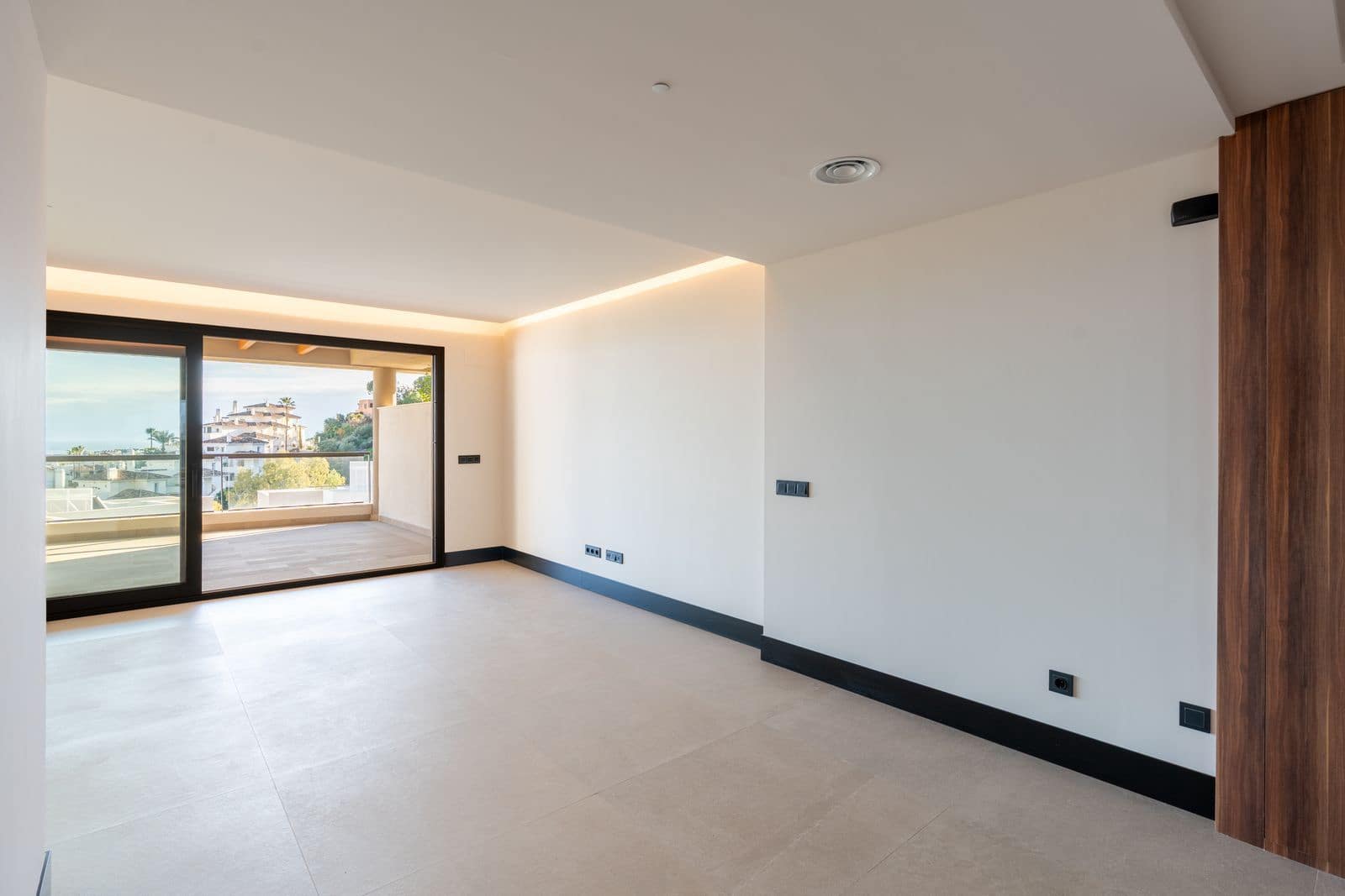 2 soverom Leilighet til salgs i Nueva Andalucia - € 675 000 (Ref: 9527245)