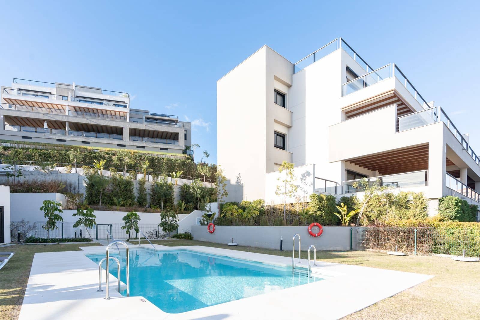 2 soverom Leilighet til salgs i Nueva Andalucia - € 675 000 (Ref: 9527245)