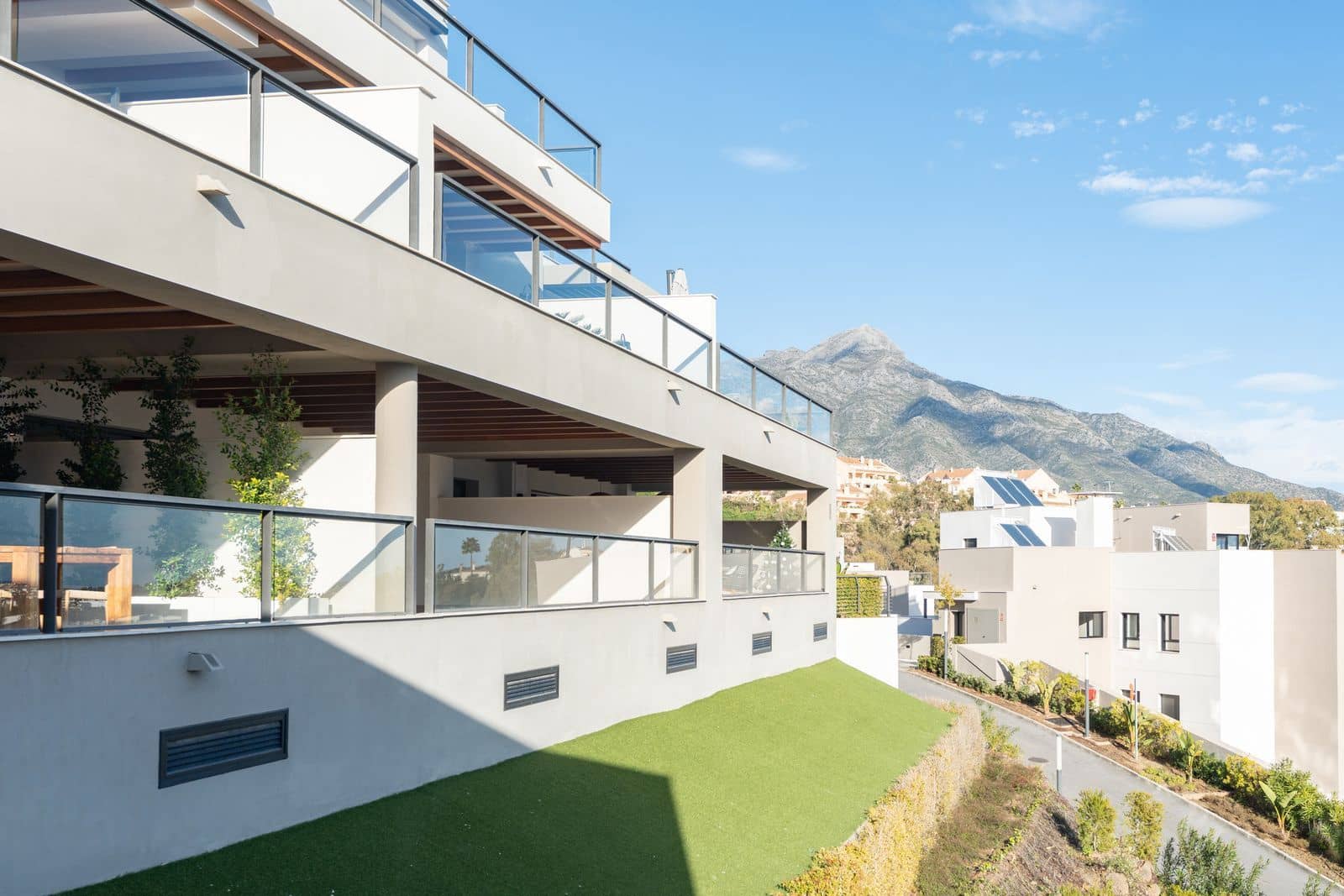 2 soverom Leilighet til salgs i Nueva Andalucia - € 675 000 (Ref: 9527245)