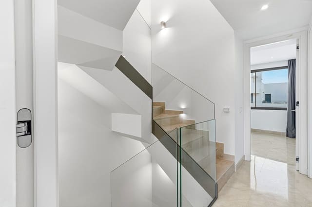 4 soveværelse Byhus til salg i La Cala de Mijas, Mijas - € 1.250.000 (Ref: 9527251)