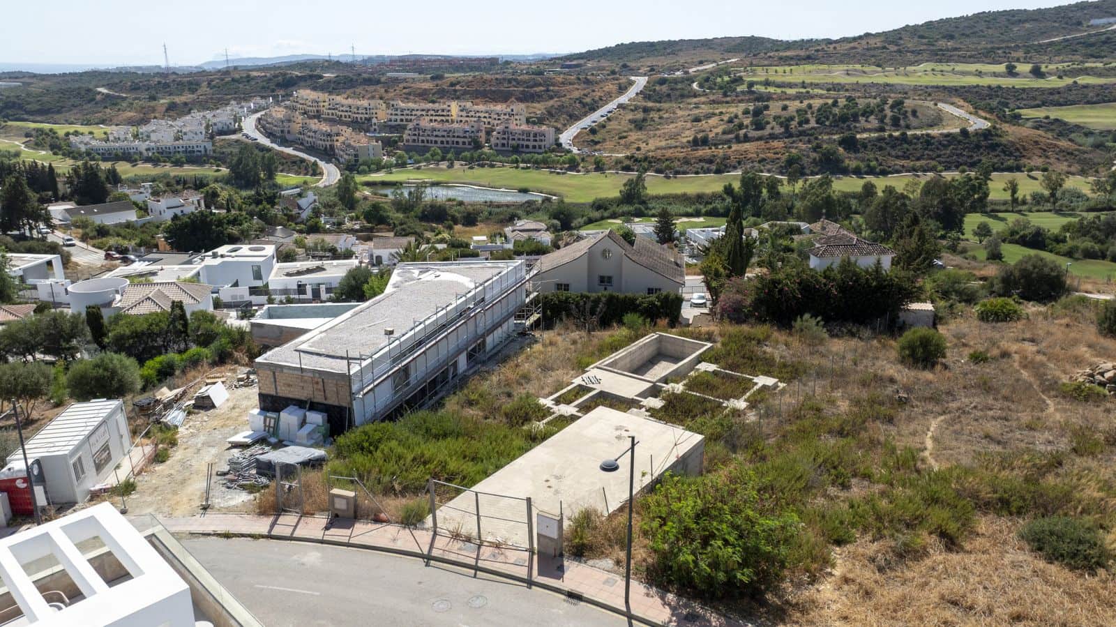 Ubebygd land til salgs i Estepona - € 350 000 (Ref: 9527256)