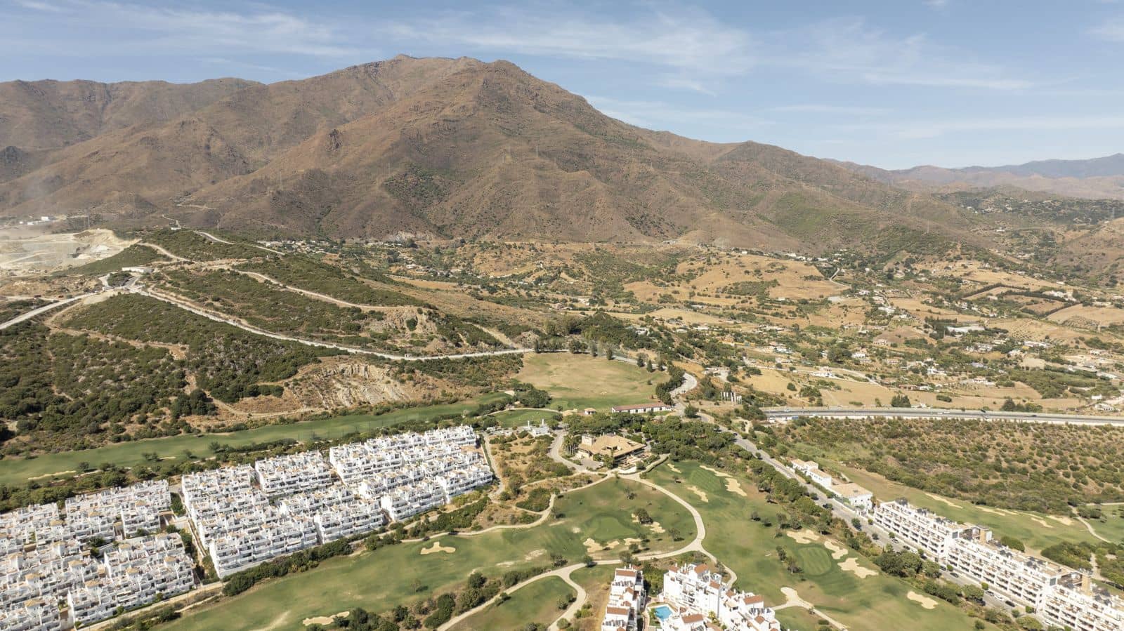 Ubebygd land til salgs i Estepona - € 350 000 (Ref: 9527256)