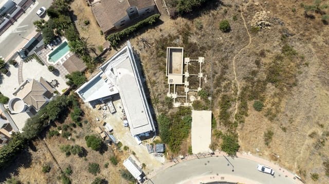 Ubebygd land til salgs i Estepona - € 350 000 (Ref: 9527256)