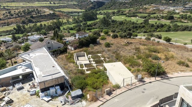 Ubebygd land til salgs i Estepona - € 350 000 (Ref: 9527256)