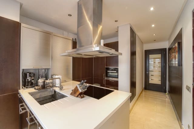 2 soverom Leilighet til salgs i Nueva Andalucia, Marbella - € 1 800 000 (Ref: 9527262)