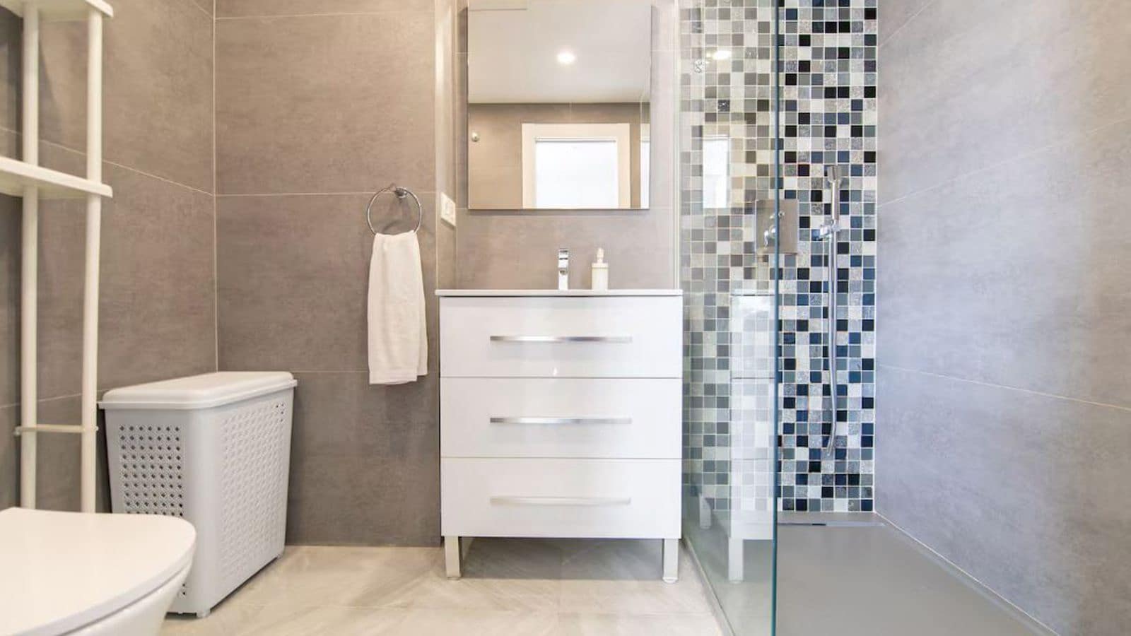 1 bedroom Studio for sale in Marbella - € 395,000 (Ref: 9527268)