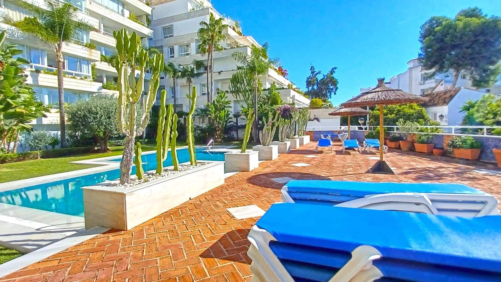 1 bedroom Studio for sale in Marbella - € 395,000 (Ref: 9527268)
