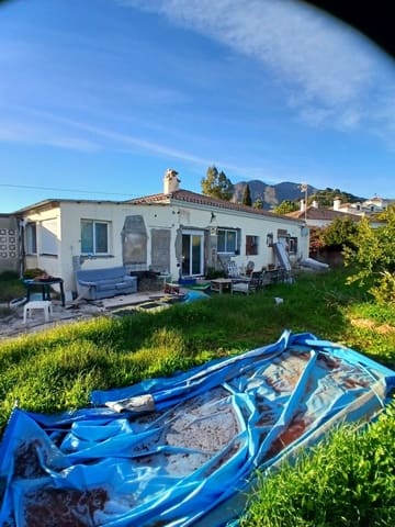 4 bedroom Finca/Country House for sale in Estepona - € 405,000 (Ref: 9527270)