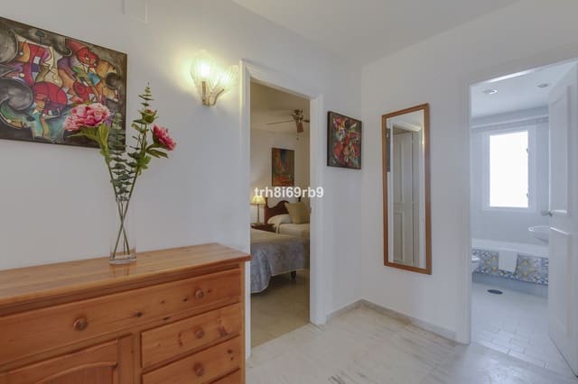 2 camera da letto Attico in vendita in El Paraiso, Estepona - 285.000 € (Rif: 9527273)