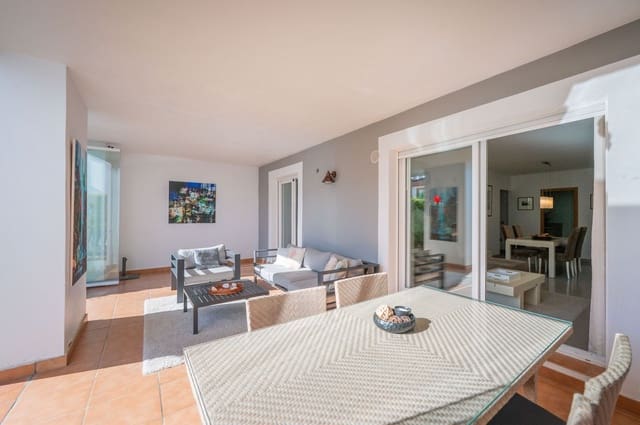 Apartamento de 2 habitaciones en El Paraiso, Estepona en venta - 399.000 € (Ref: 9530657)
