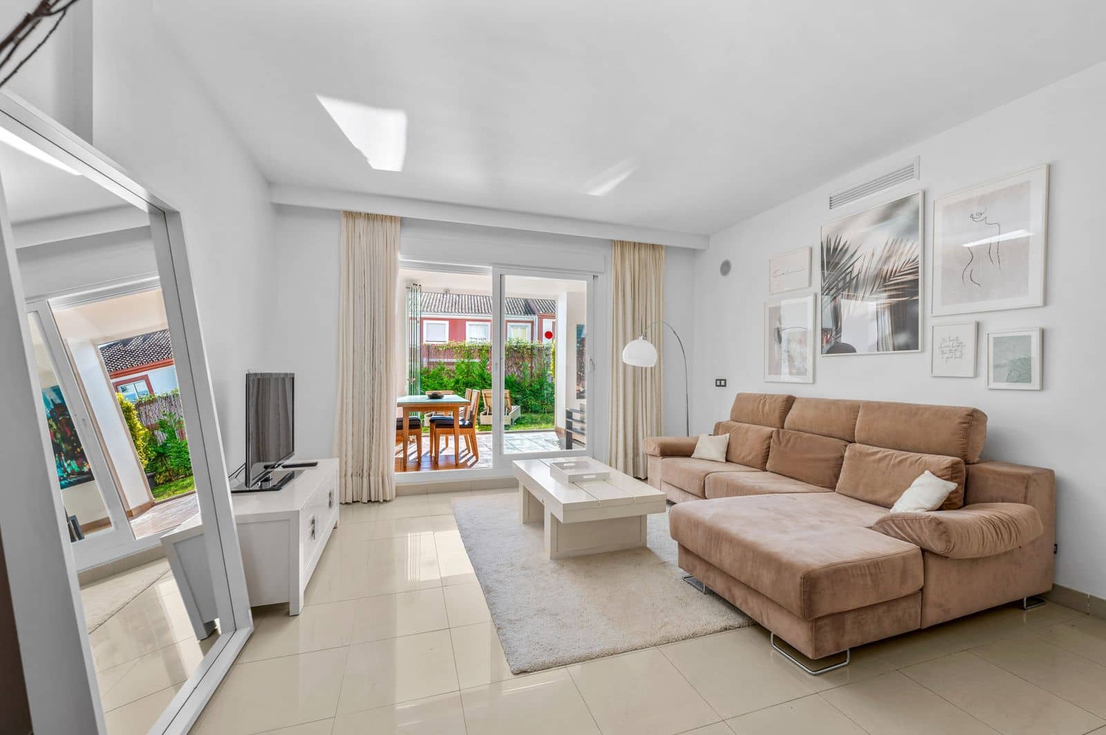 Apartamento de 2 habitaciones en El Paraiso en venta - 399.000 € (Ref: 9530657)