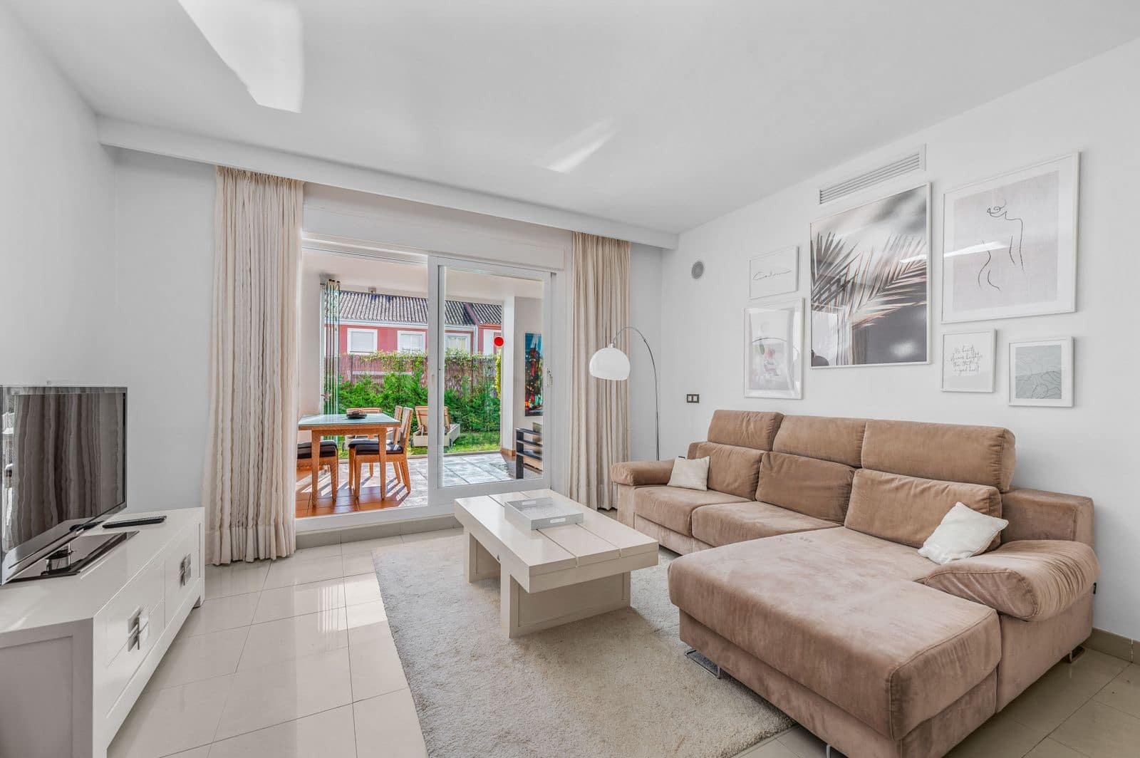 Apartamento de 2 habitaciones en El Paraiso en venta - 399.000 € (Ref: 9530657)