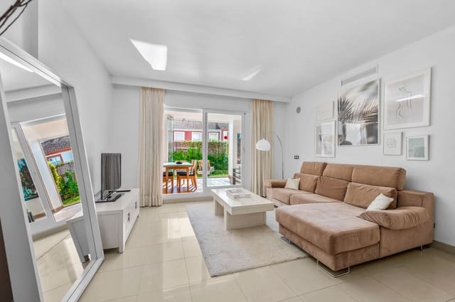 Apartamento de 2 habitaciones en El Paraiso, Estepona en venta - 399.000 € (Ref: 9530657)