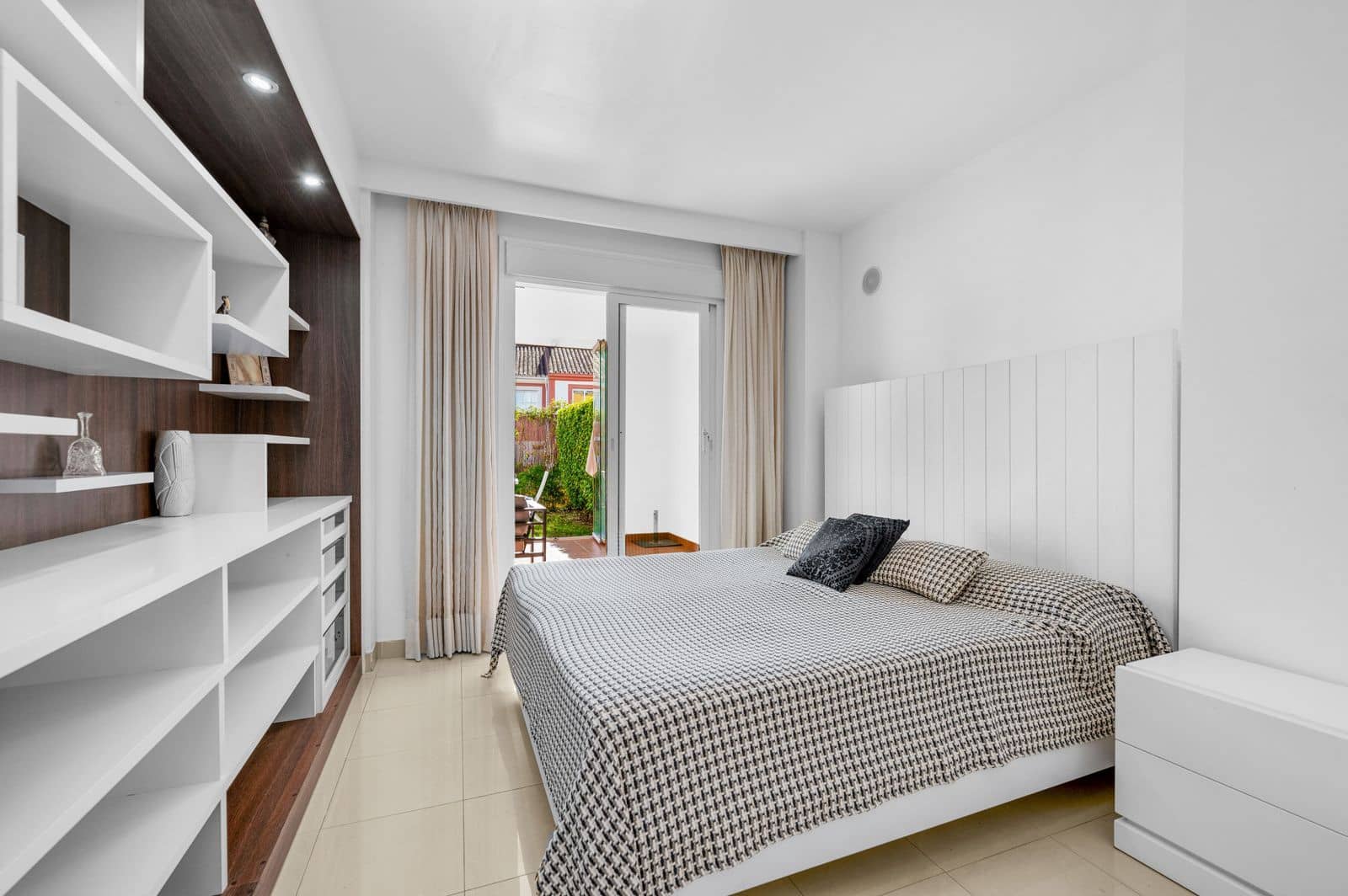 Apartamento de 2 habitaciones en El Paraiso en venta - 399.000 € (Ref: 9530657)