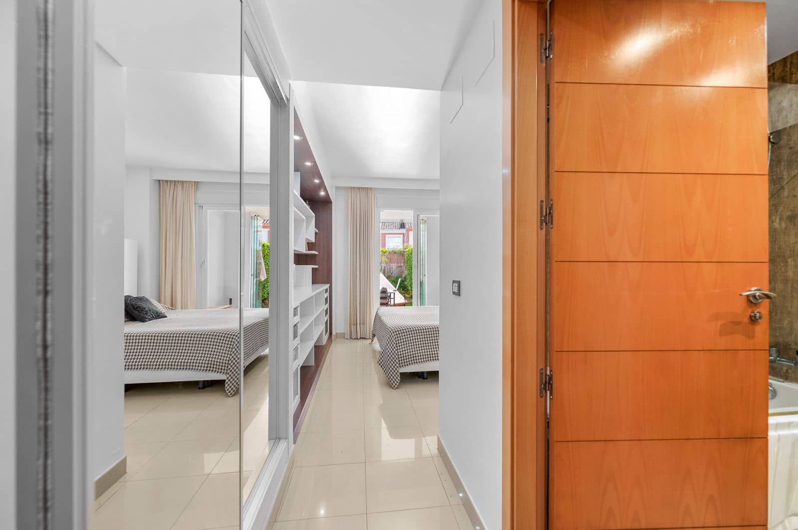 Apartamento de 2 habitaciones en El Paraiso en venta - 399.000 € (Ref: 9530657)