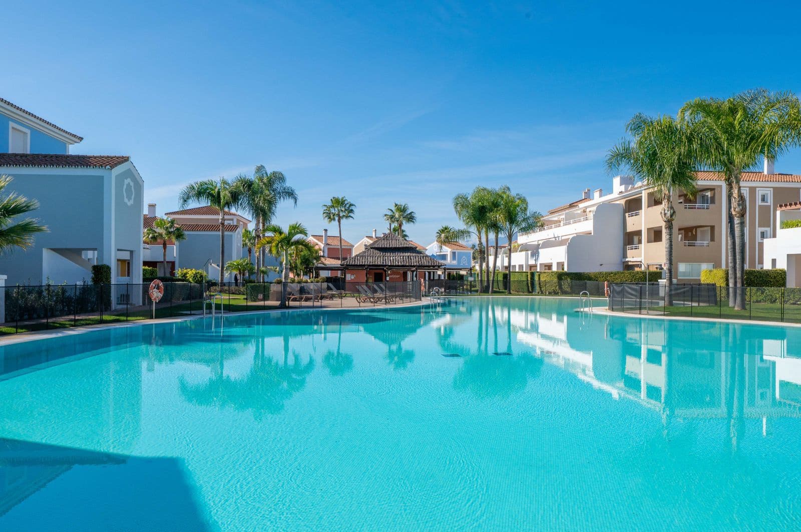 Apartamento de 2 habitaciones en El Paraiso en venta - 399.000 € (Ref: 9530657)