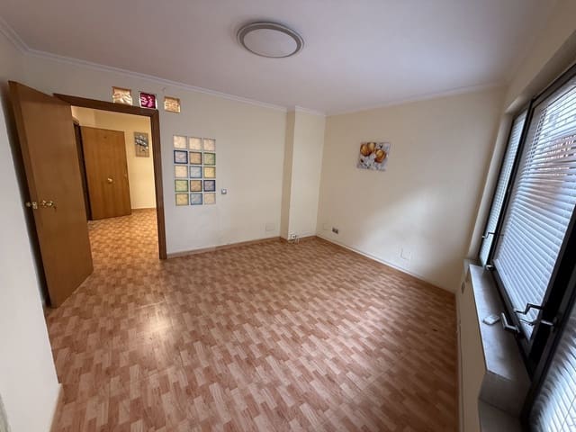 Oficina de 3 habitaciones en Marbella en venta - 349.000 € (Ref: 9530665)