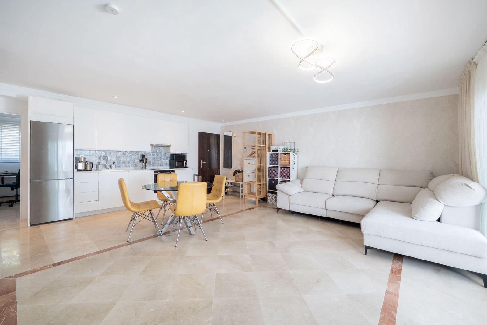 3 bedroom Apartment for sale in Benahavis - € 665,000 (Ref: 9530670)