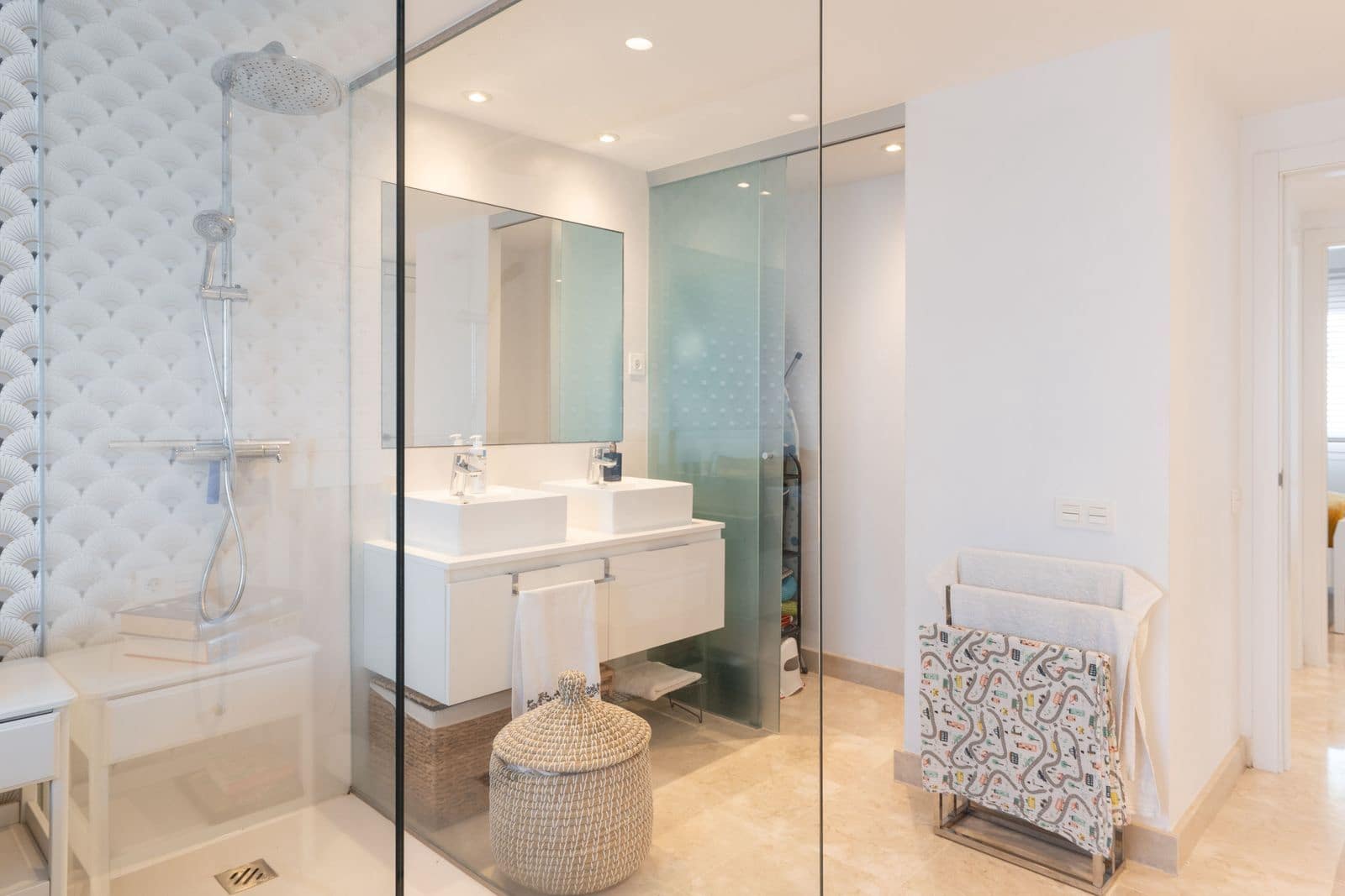 3 bedroom Apartment for sale in Benahavis - € 665,000 (Ref: 9530670)