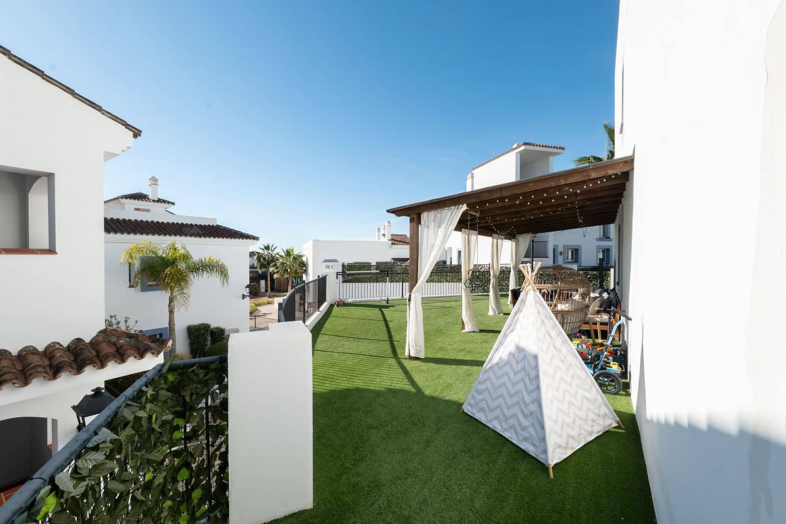 3 bedroom Apartment for sale in Benahavis - € 665,000 (Ref: 9530670)