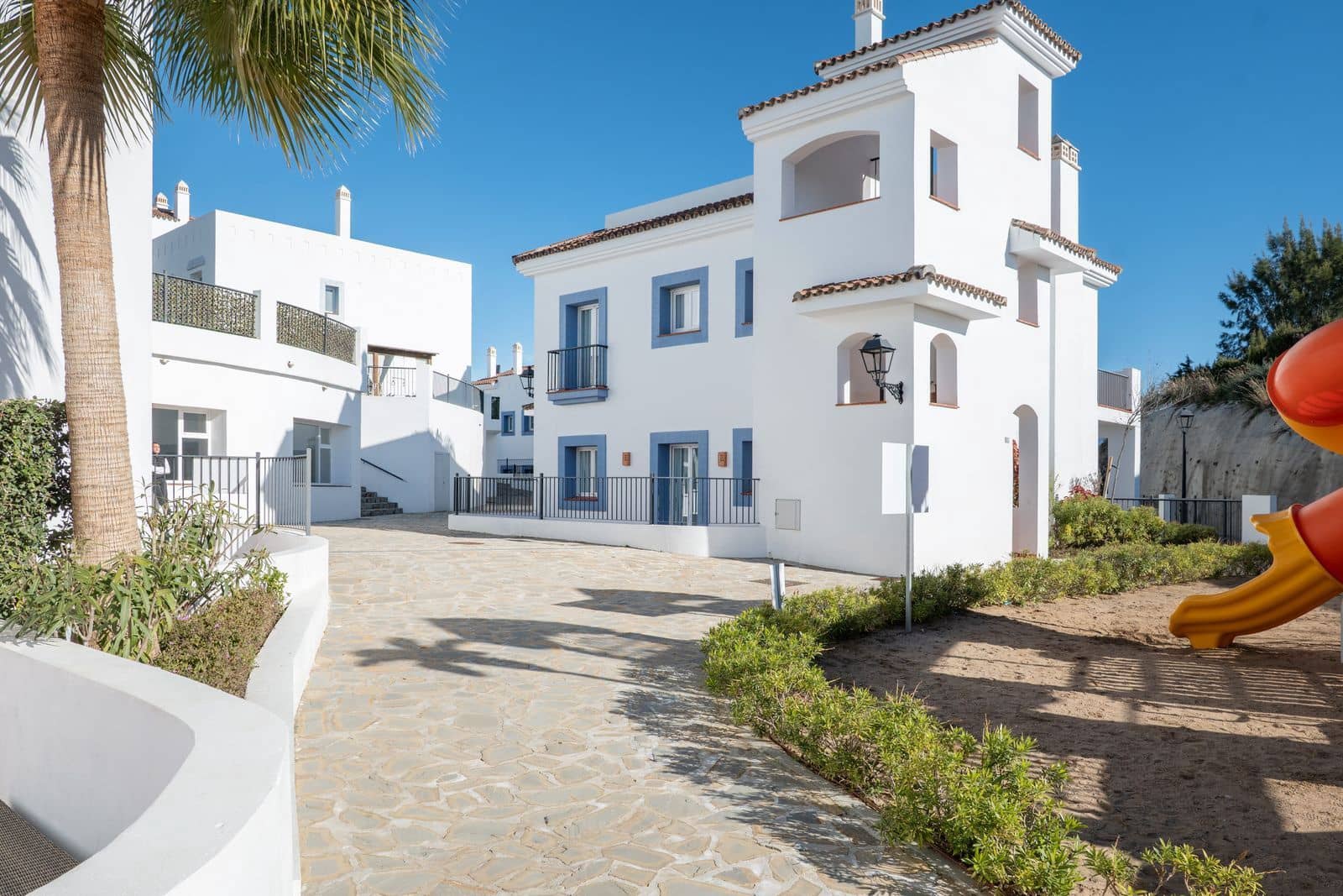 3 bedroom Apartment for sale in Benahavis - € 665,000 (Ref: 9530670)